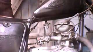 Картинка: карбюратор с пускача пд-10 на мотоцикле иж 56